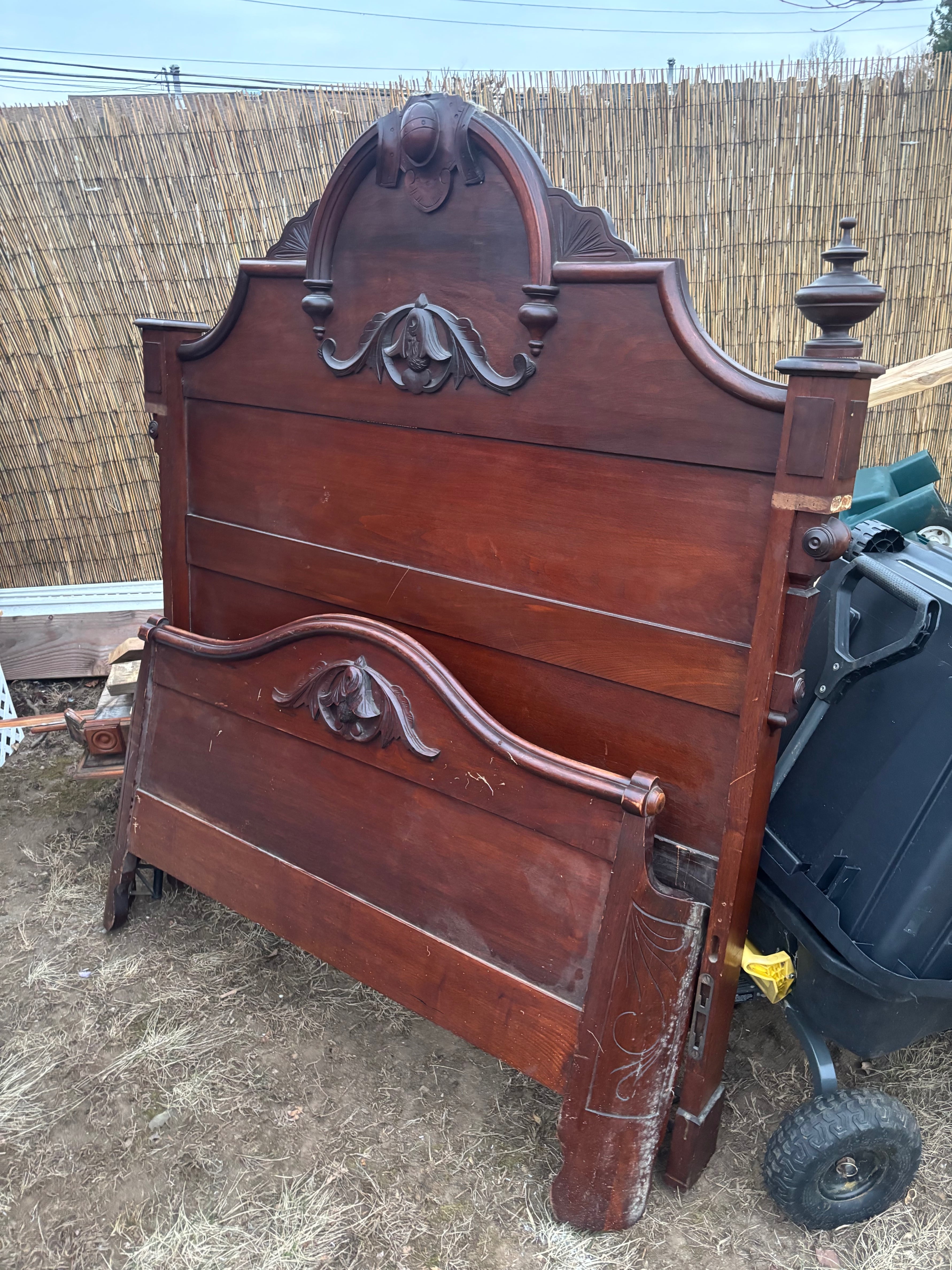 Saxberger's headboard in "Late Fame."