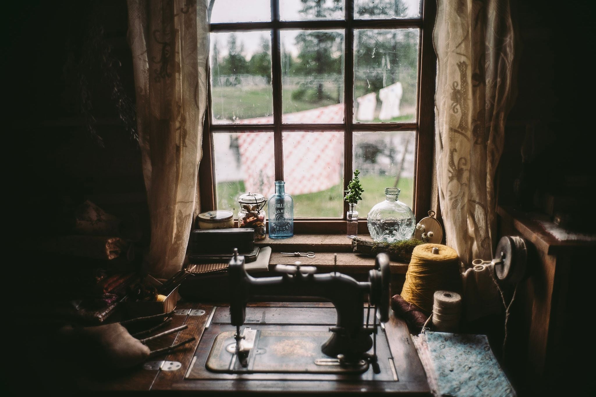 The cabin in "Train Dreams."