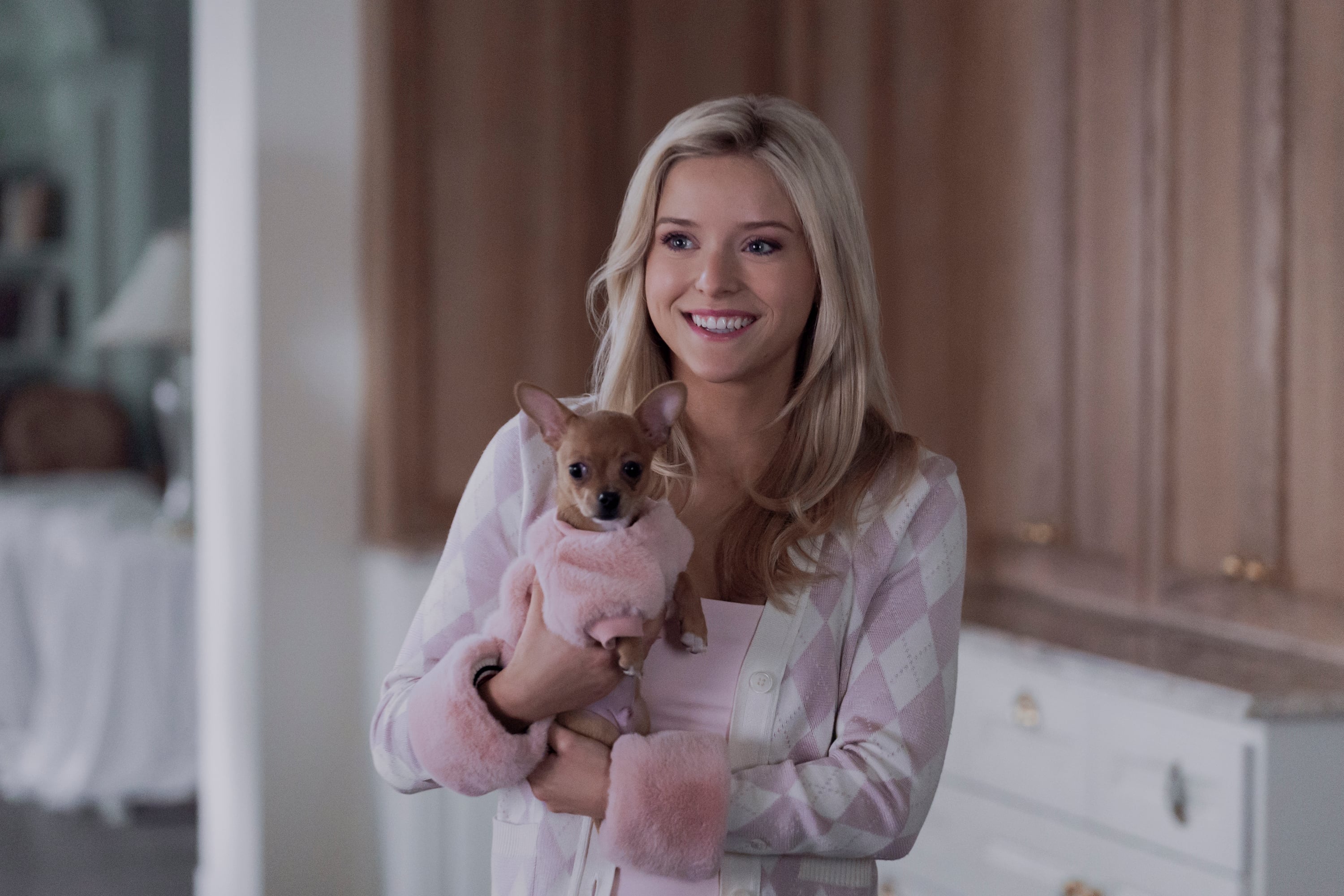 While Lexi Minetree is a natural brunette, she came to "Elle" with already dyed hair.
