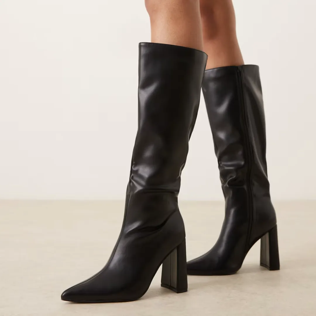 Glamorous Pointed knee boots
