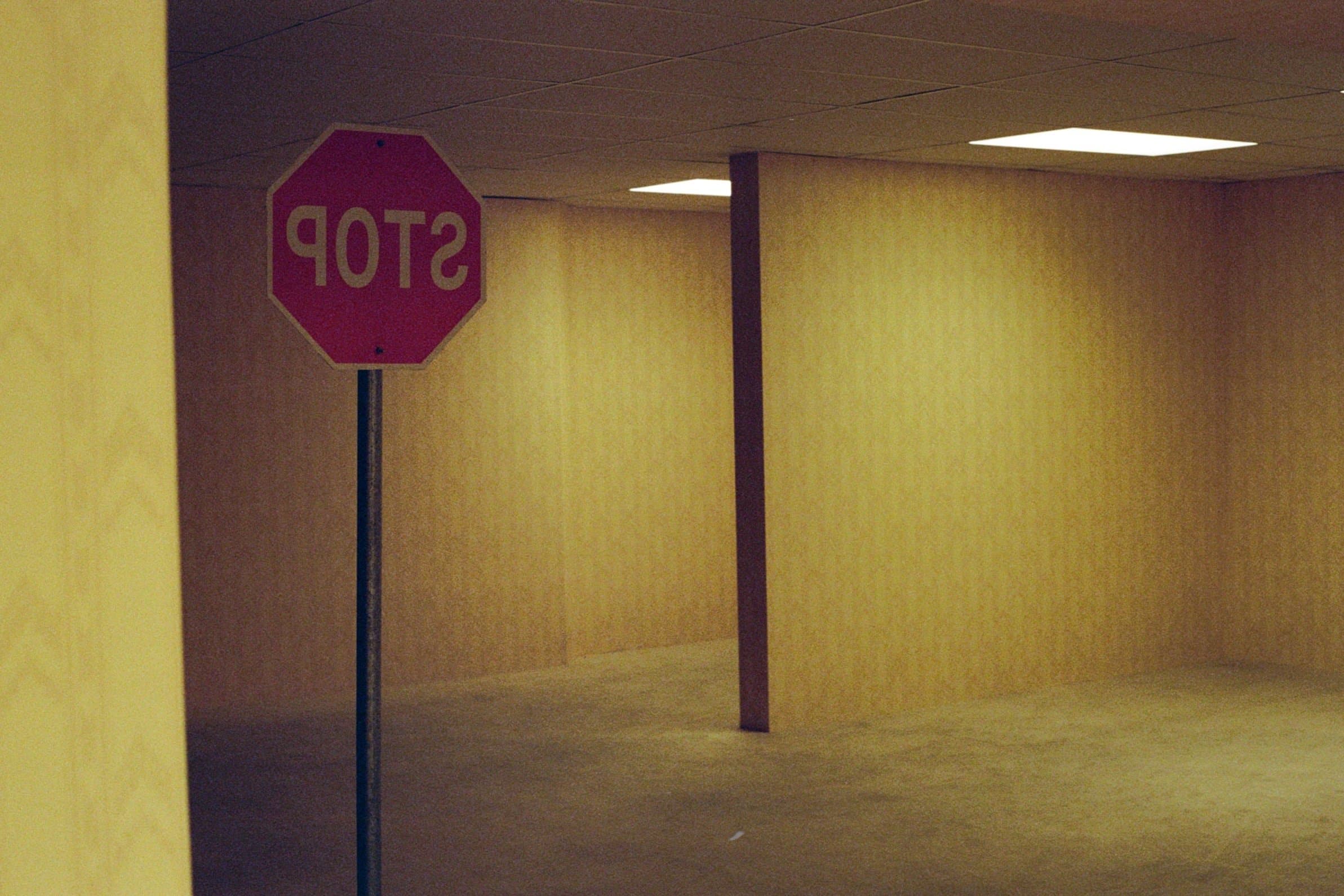 The backrooms find horror in the concept of liminal spaces.