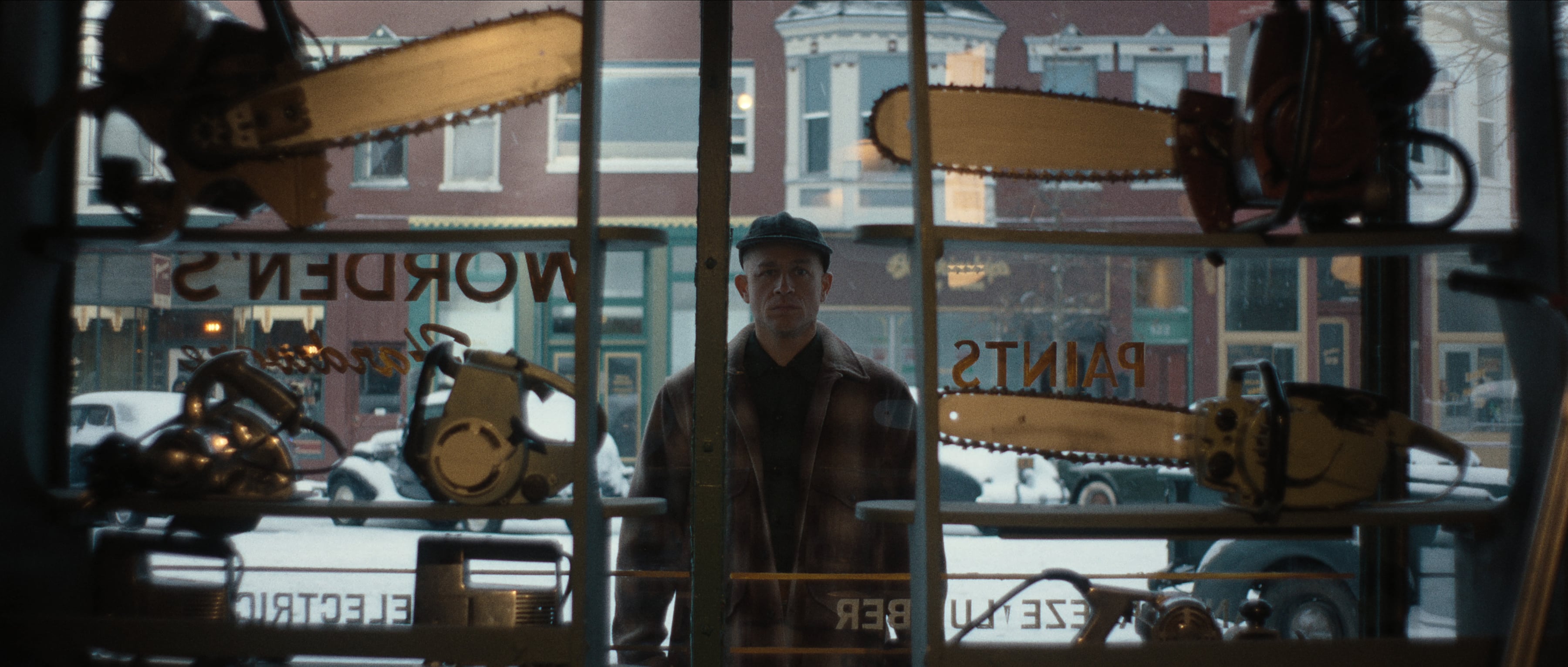 Charlie Hunnam in "Monster: The Ed Gein Story".
