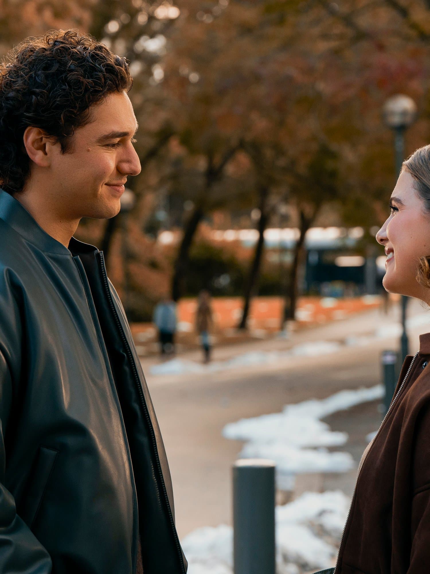 Garrett Graham (Belmont Cameli) and Hannah Wells (Ella Bright) in "Off Campus."