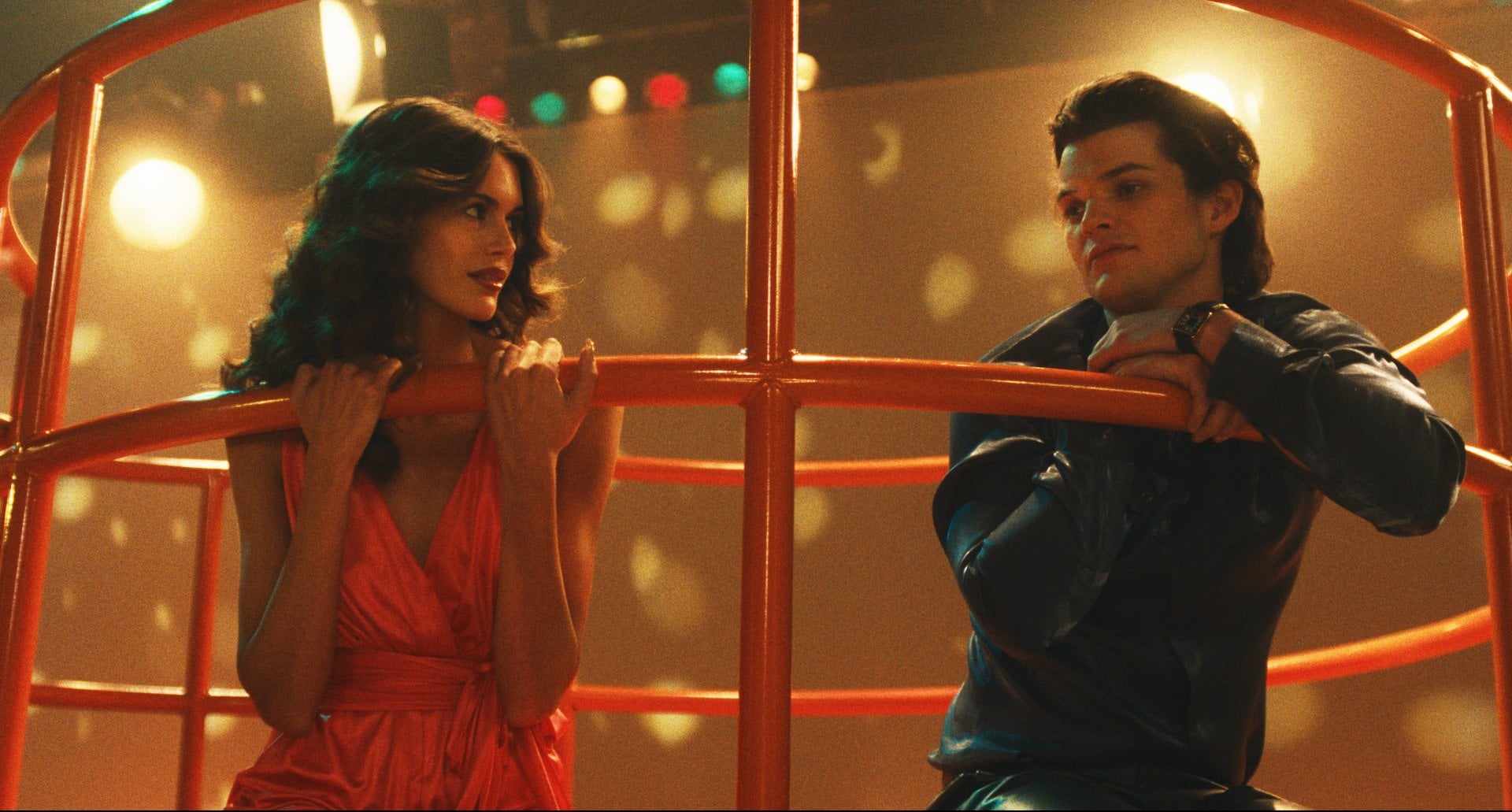 Kaia Gerber as Susan Reynolds and Homer Gere as Robert Mallory in "The Shards".