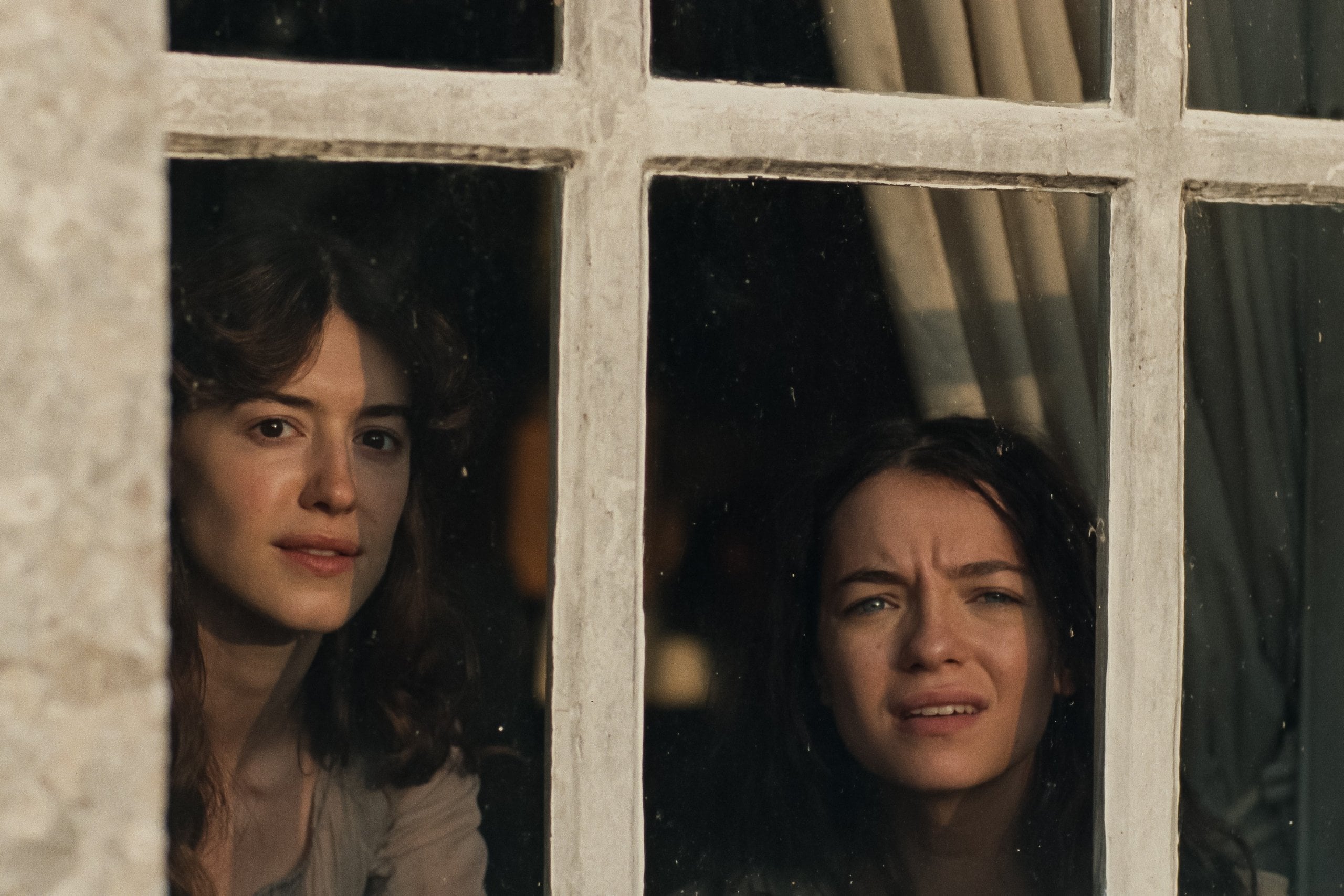 Daisy Edgar-Jones and Esmé Creed-Miles in "Sense and Sensibility."