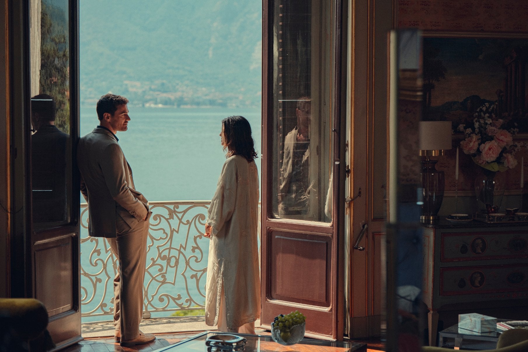 Theo James and Benedetta Porcaroli in "The Gentlemen" season two.
