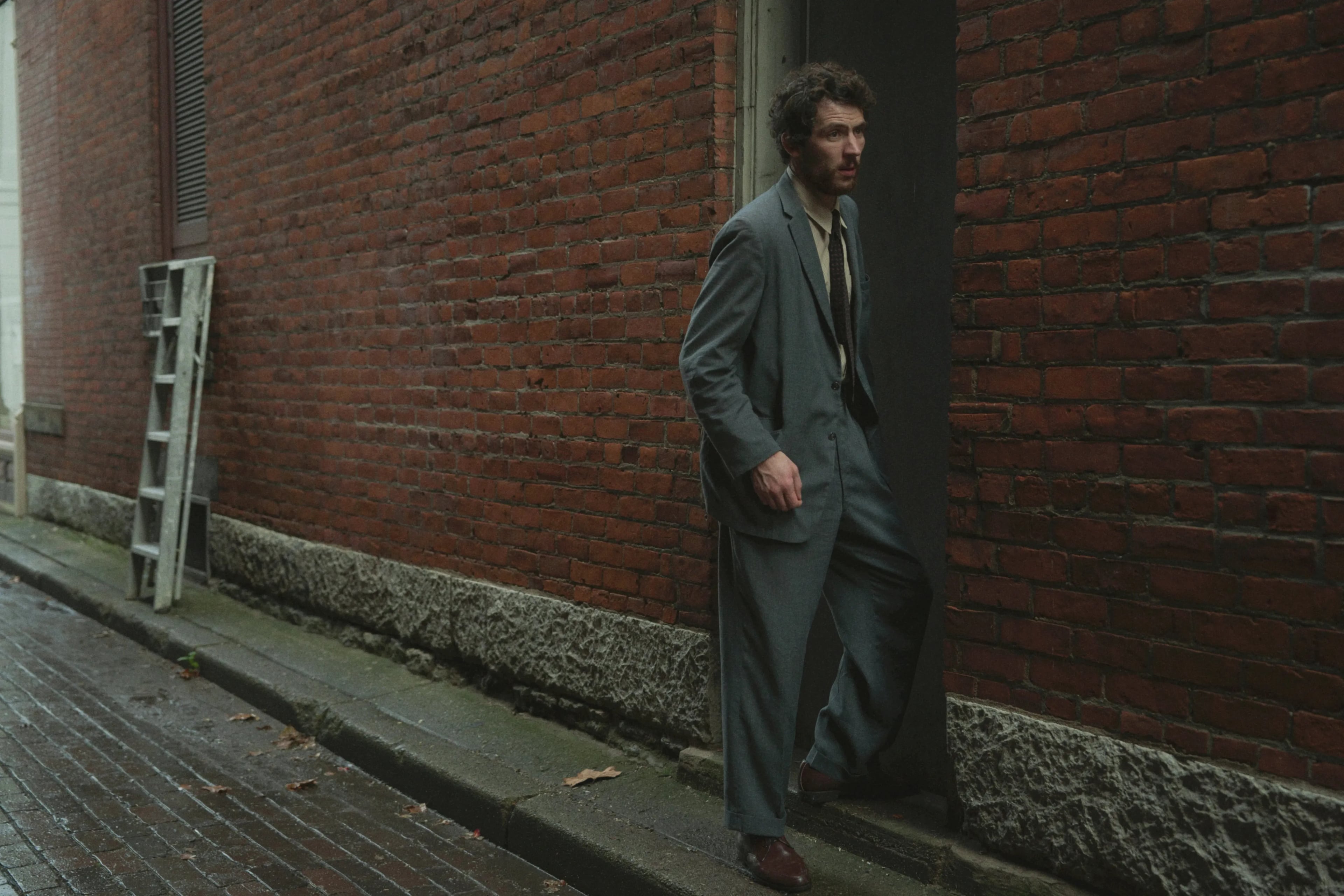 Josh O'Connor in "The Mastermind".