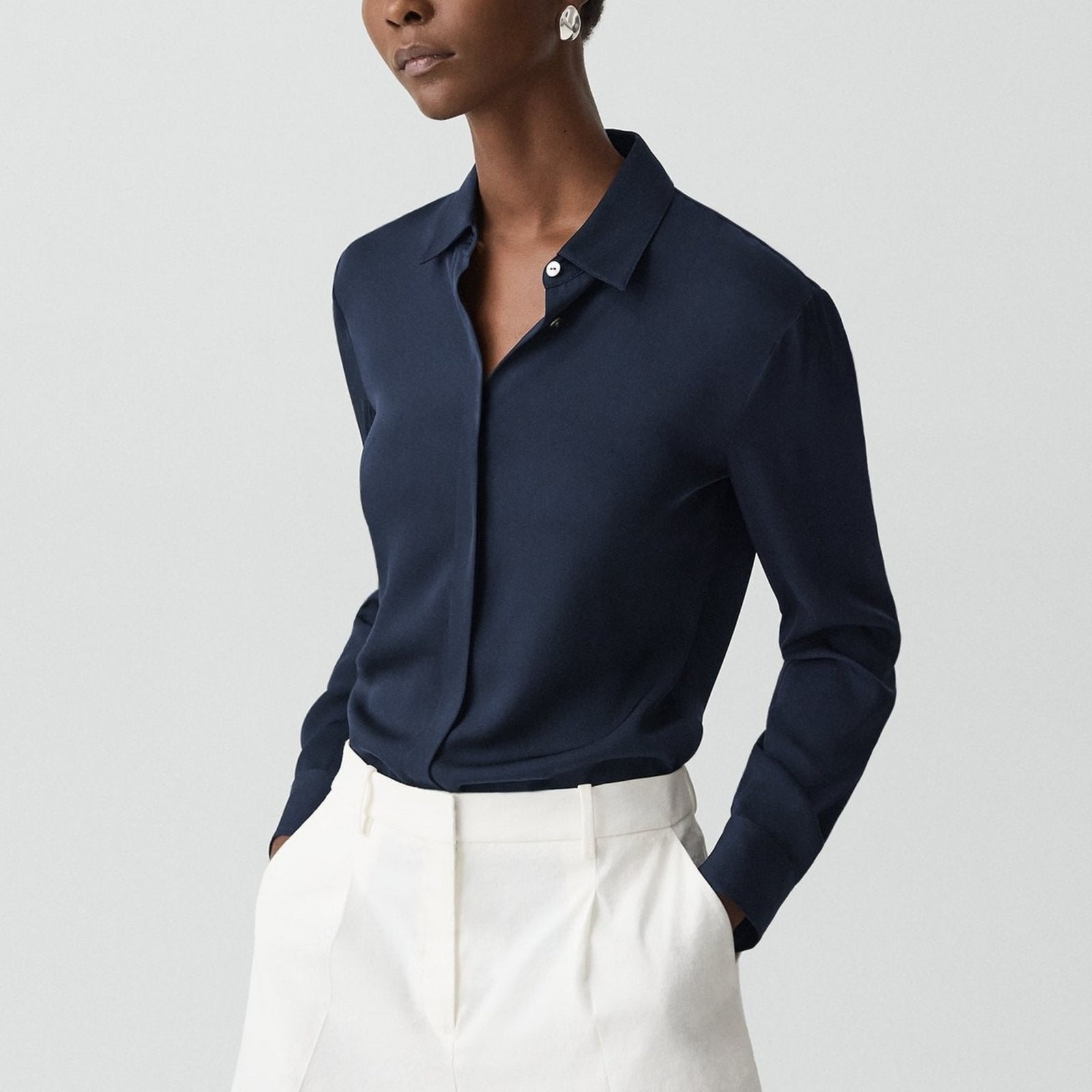 Theory Fitted Shirt in Silk Georgette