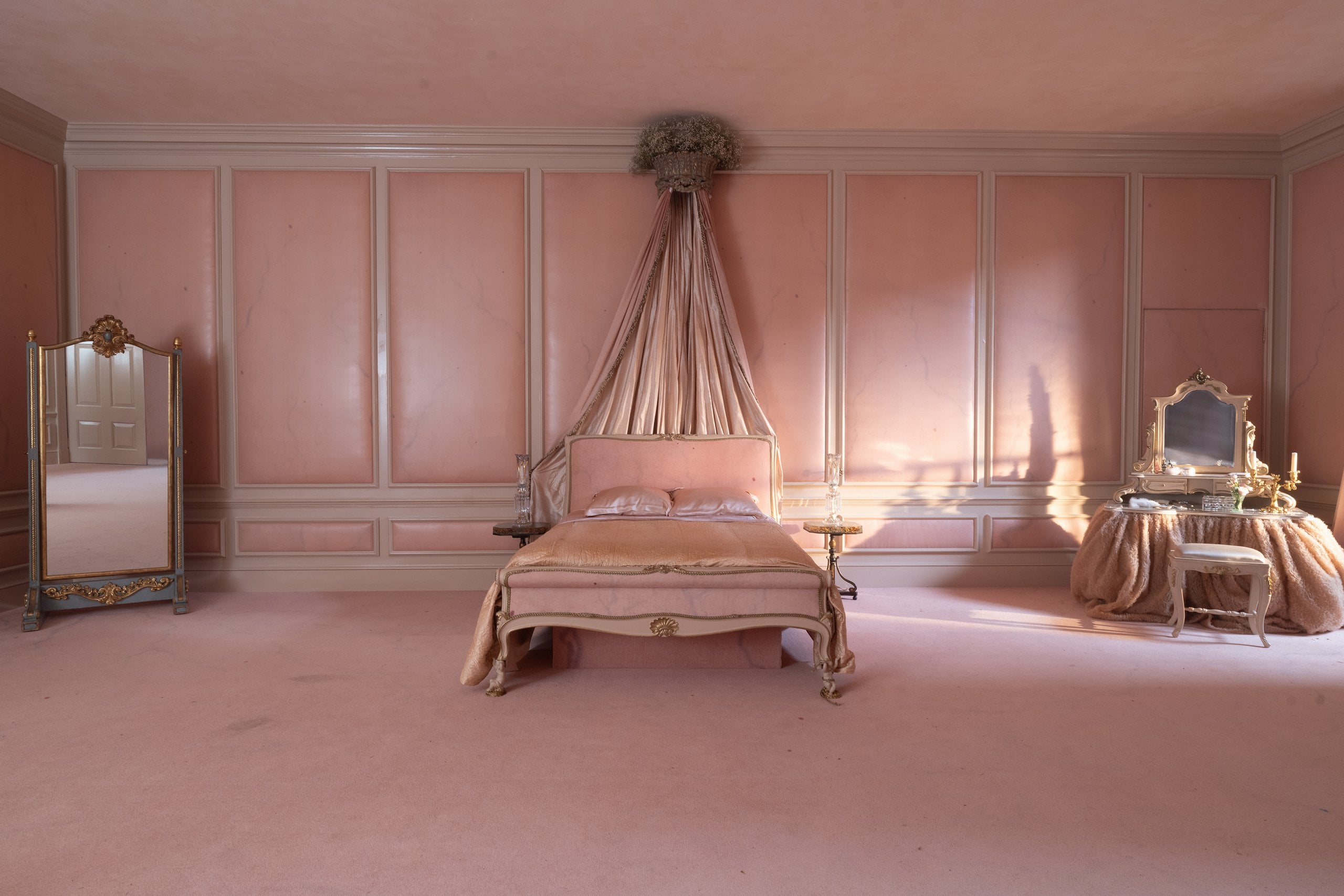 Catherine's 'skin tone' room at Thrushcross Grange.
