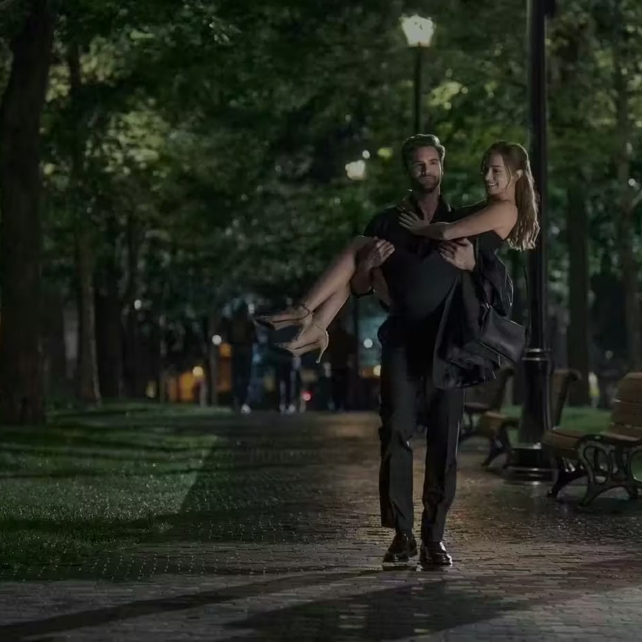 Olive (Lili Reinhart) and Adam (Tom Bateman) in "The Love Hypothesis."
